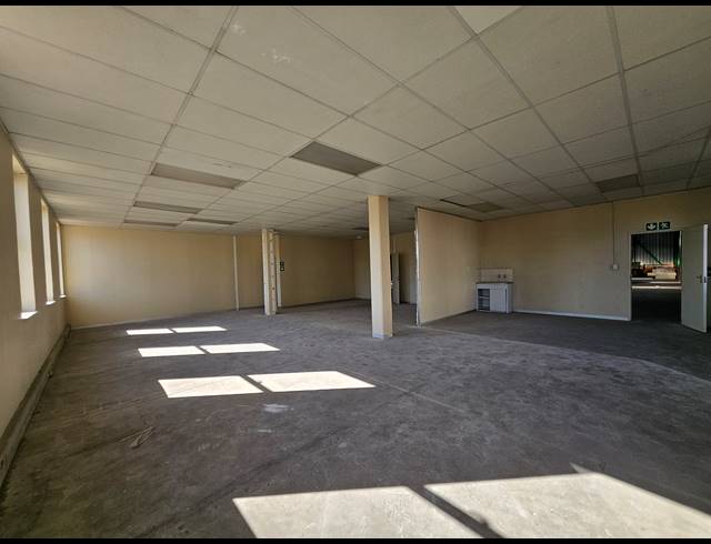 1,561M² WAREHOUSE TO LET IN RANDJESPARK